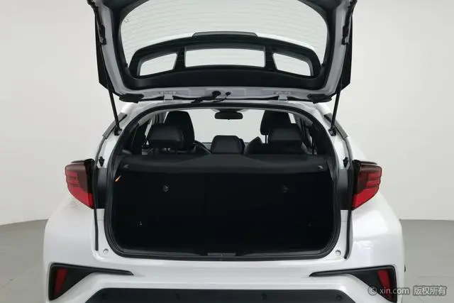 TOYOTA Toyota C-HR Dual engine 2.0L E-CVT Deluxe Edition