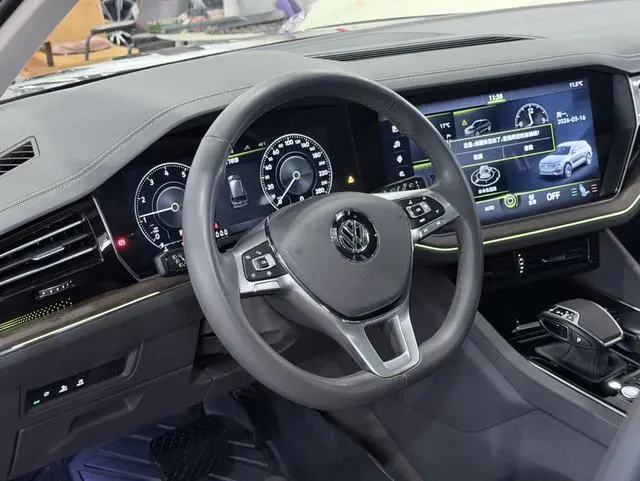 Volkswagen Touareg 2.0 TSI Ruishang Edition