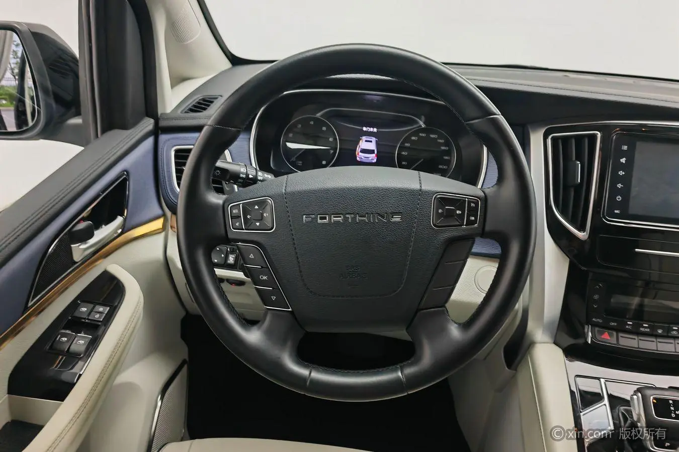 Dongfeng Fengxing Popular M7 Lord 2.0T Automatic Marquis Version