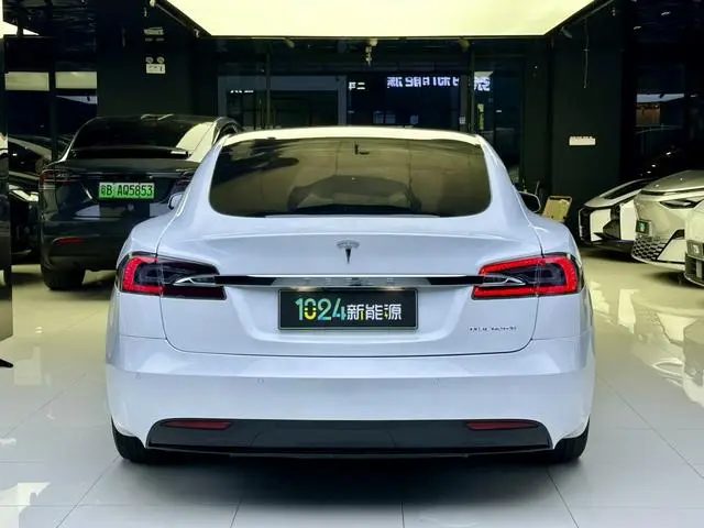 Tesla Model S Long battery life version