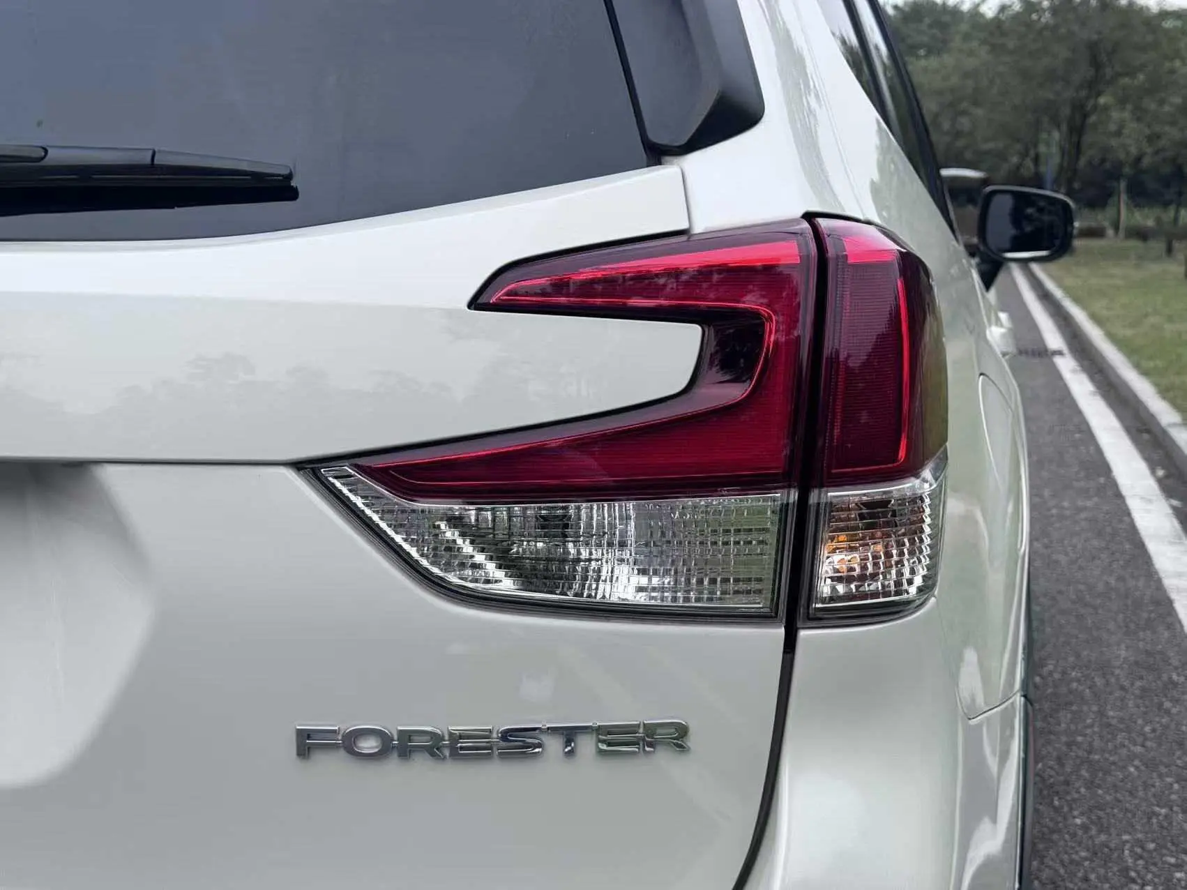 Subaru FORESTER Forester 2.0i Deluxe Edition