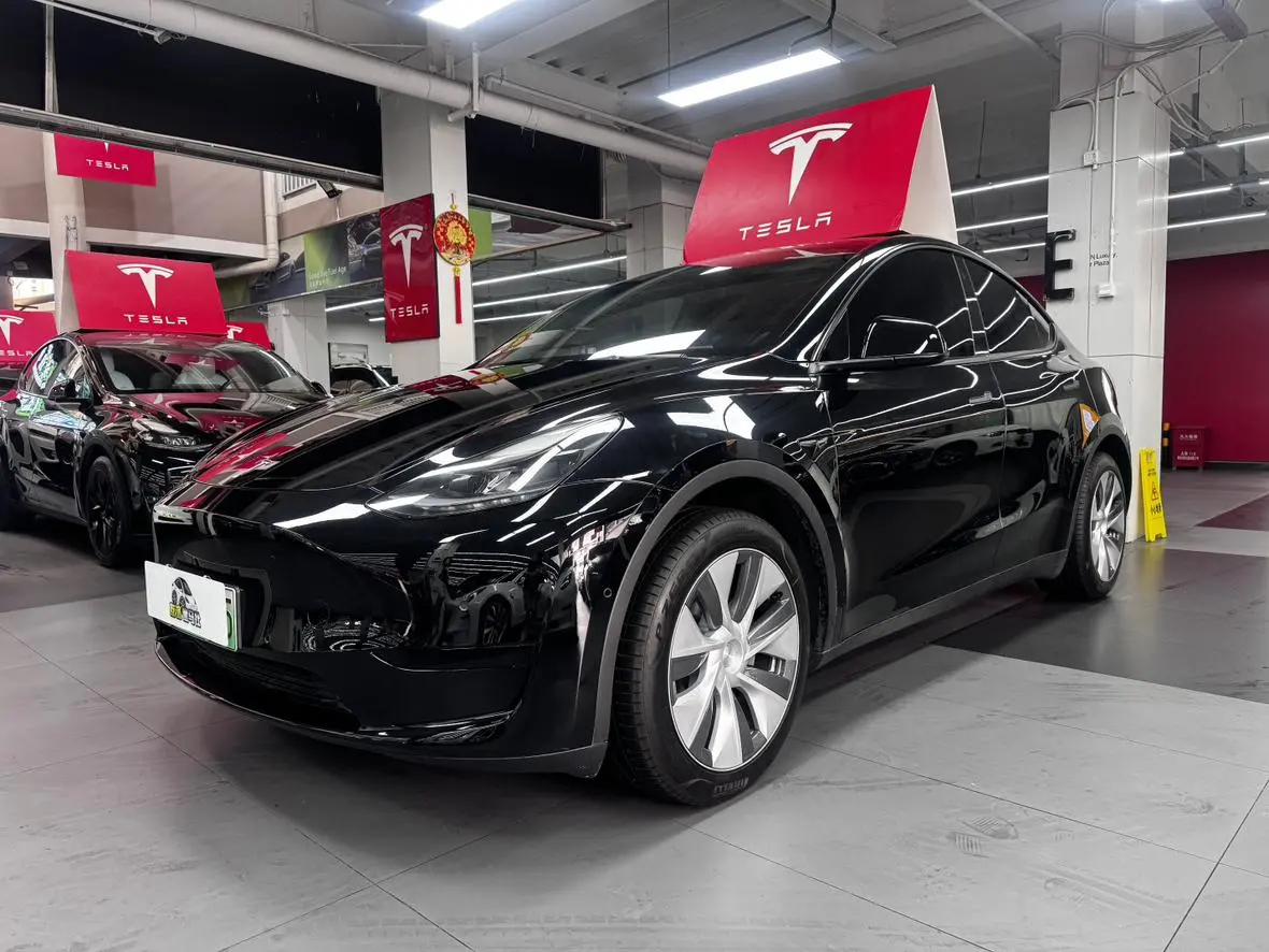 Tesla Model Y Facelifted rear-wheel drive version