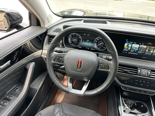 Hongqi Hongqi HS5 2.0T Zhilian Qixiang four-wheel drive version