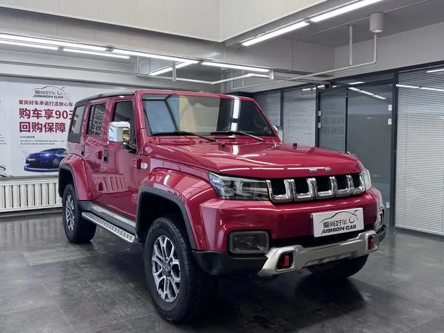 Beijing Beijing off-road BJ40 2.0T automatic four-wheel drive City Hunter edition knight type