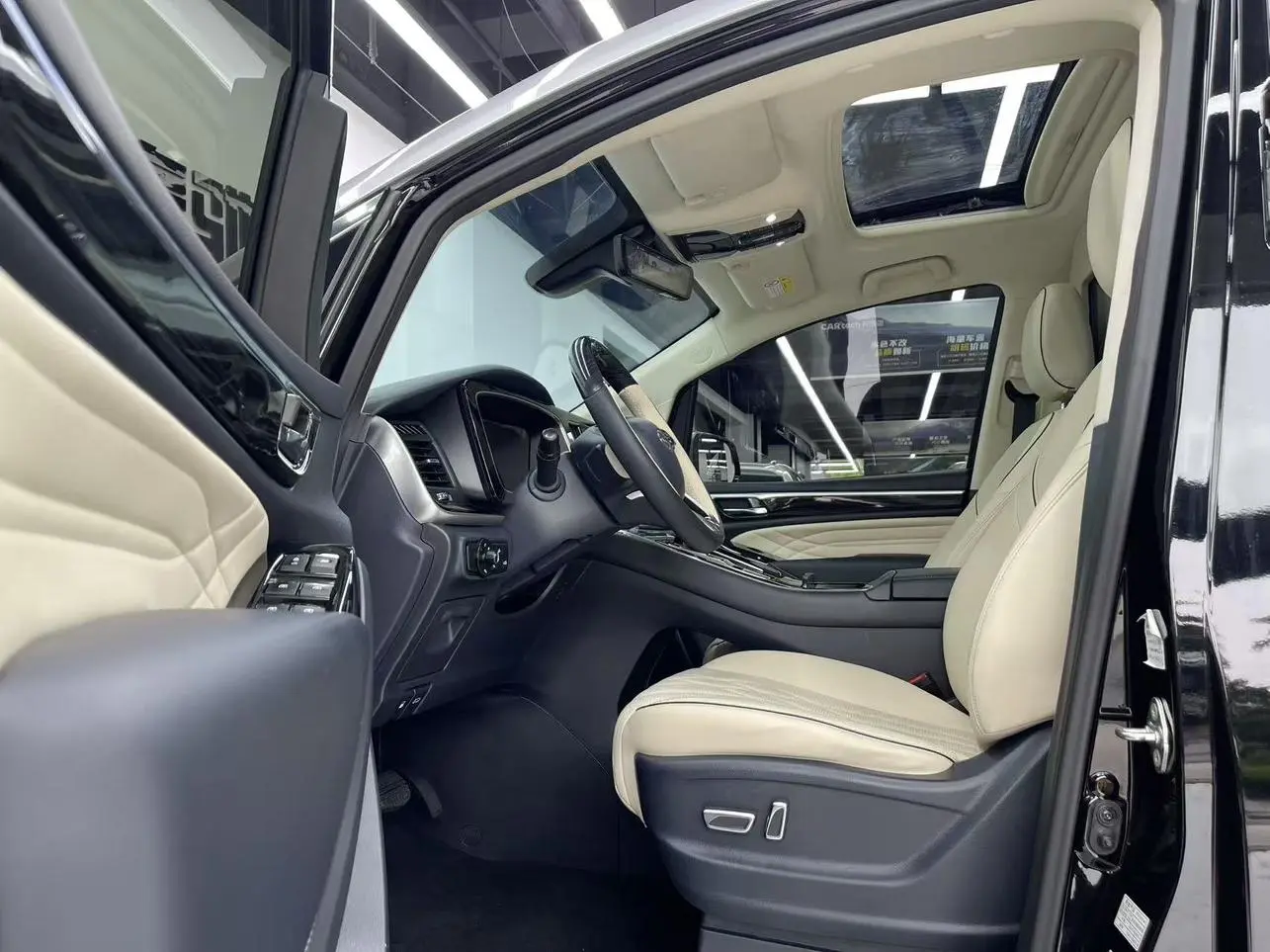 GAC Trumpchi M8 Master Series 390T four-seater Glory Edition
