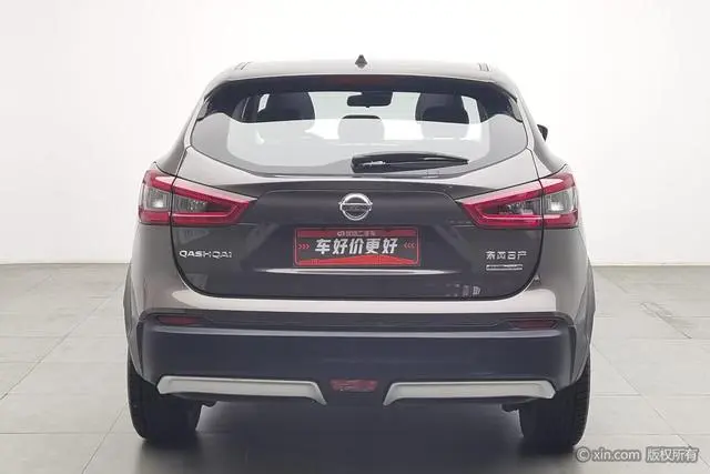 Nissan Qashqai 2.0L CVT Deluxe Edition