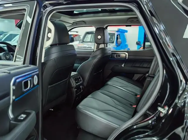 Tank Tank 400 Hi4-T Off-road version