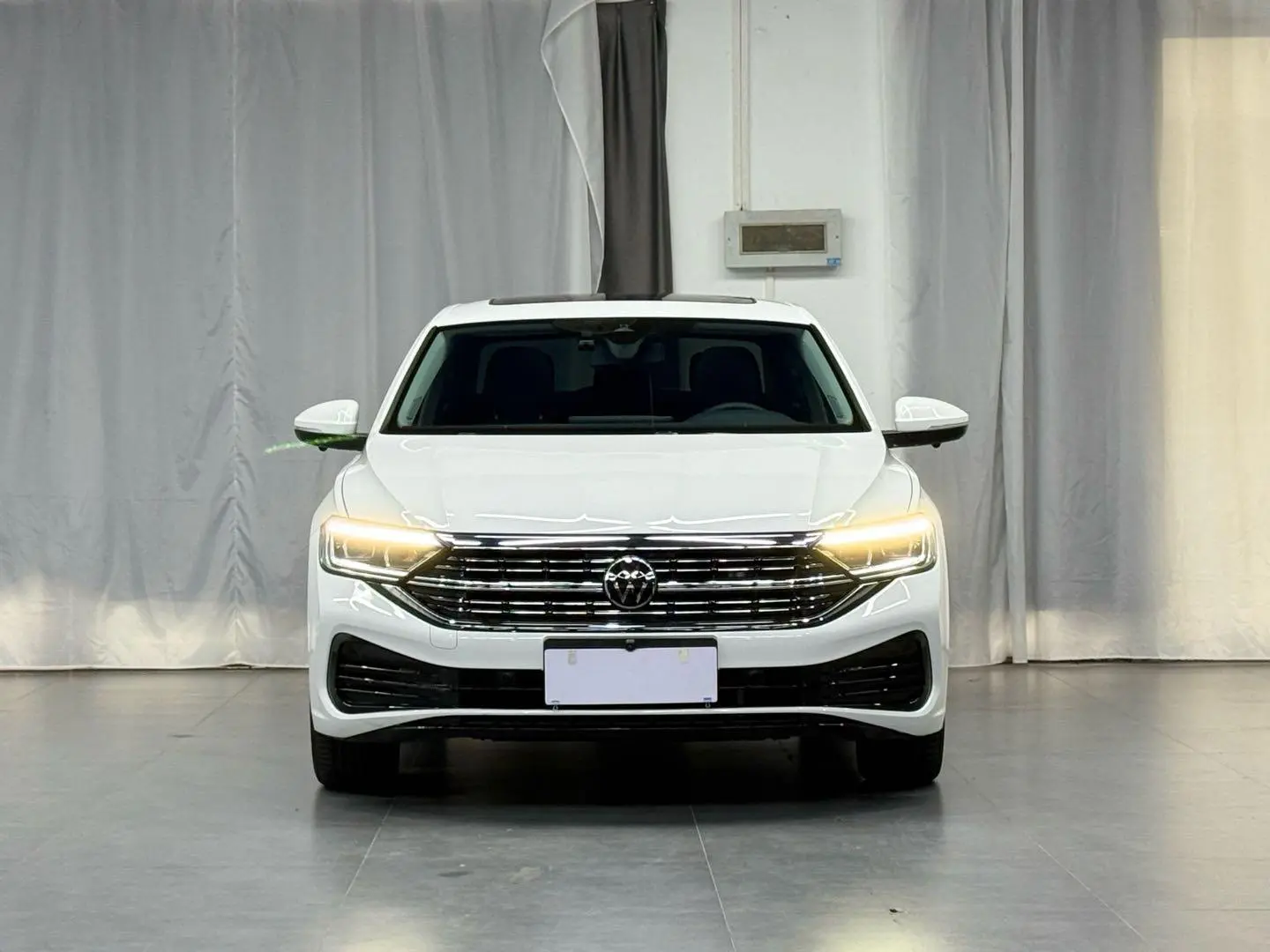 Volkswagen Sagitar 300TSI DSG Beyond Edition