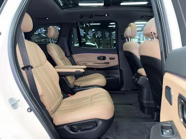 NIO NIO ES8 580KM six-seater version