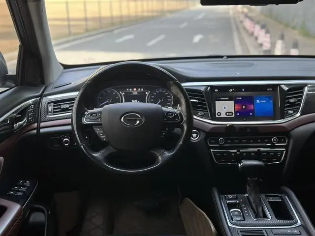 GAC Trumpchi GS8 320T two-wheel drive luxury Zhilian Edition 7 seats
