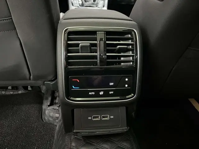 Volkswagen Magotan 2 million commemorative edition 330TSI DSG leading model