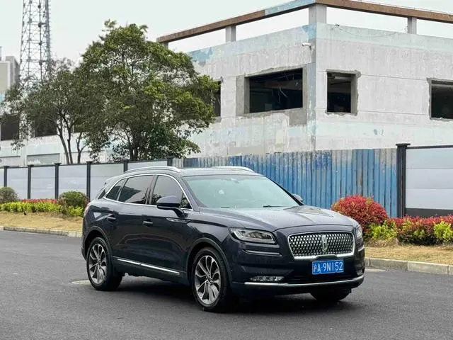 Lincoln Navigator 2.0T four-wheel drive Zunya Edition