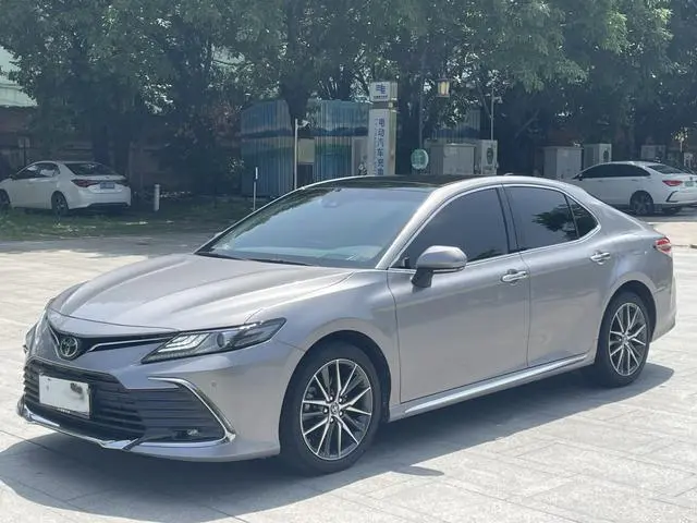 TOYOTA Camry 2.5G Deluxe Edition