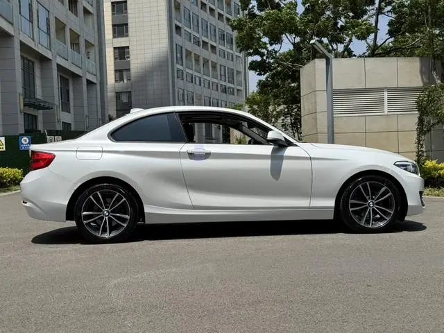 BMW BMW 2 Series (imported) 220i sports design suit