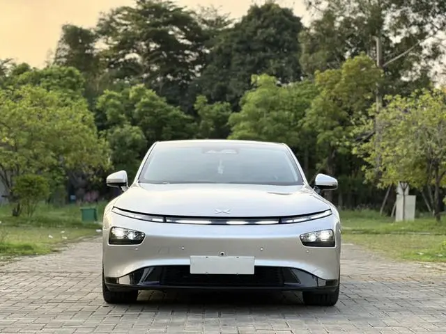 Xpeng Xiaopeng P7 586E