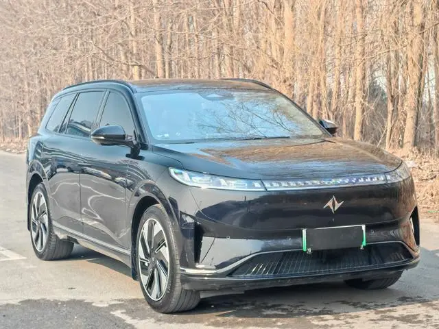 Dongfeng eπ eπ008 210Max extended range version 6 seats