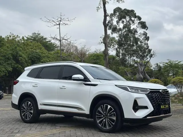 Chery Fulwin Tiggo 8 PRO Champion Edition 390T two-wheel drive Peak Edition 5 seats