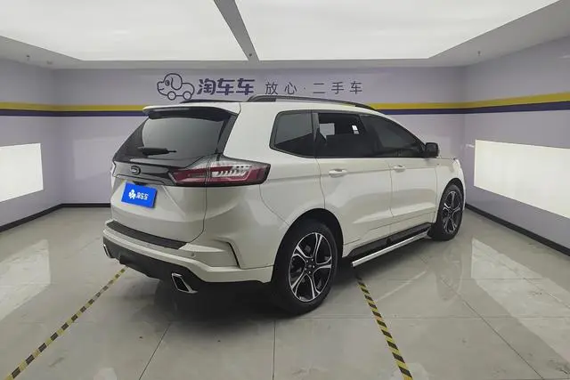 Ford Sharp World EcoBoost 245 two-wheel drive ST-Line 5 seats