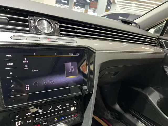 Volkswagen Magotan 2 million commemorative edition 330TSI DSG leading model