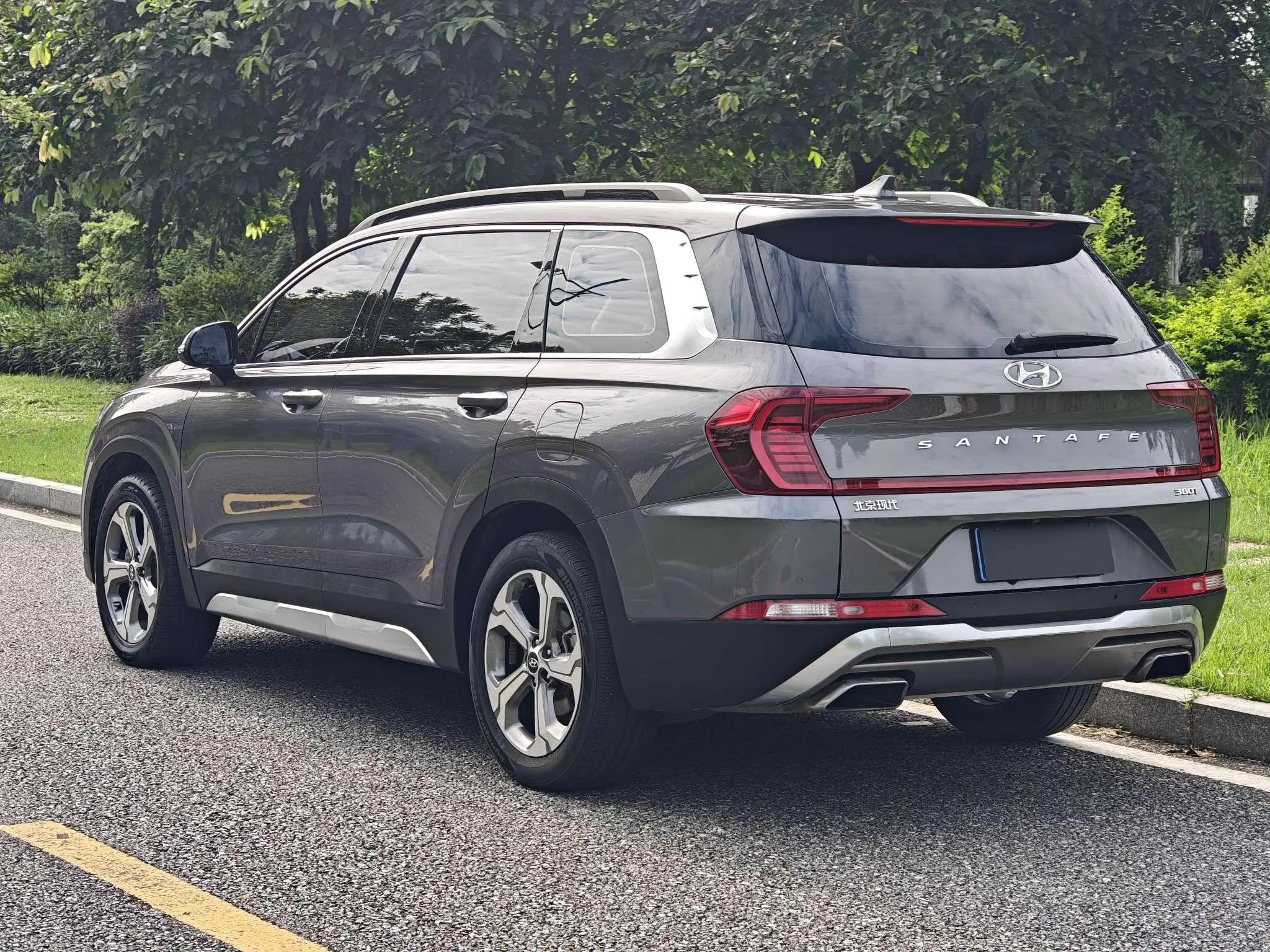 Hyundai Shengda 380 TGDi GLS automatic two-wheel drive deluxe edition Country V