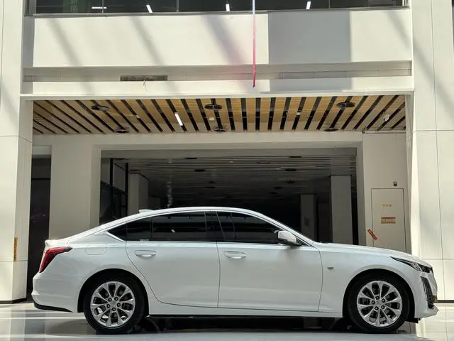 Cadillac Cadillac CT5 28T luxury