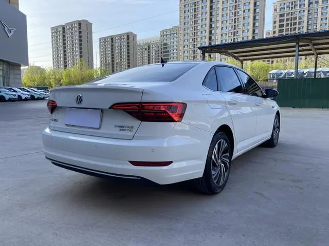 Volkswagen Sagitar 280TSI DSG Flying Edition