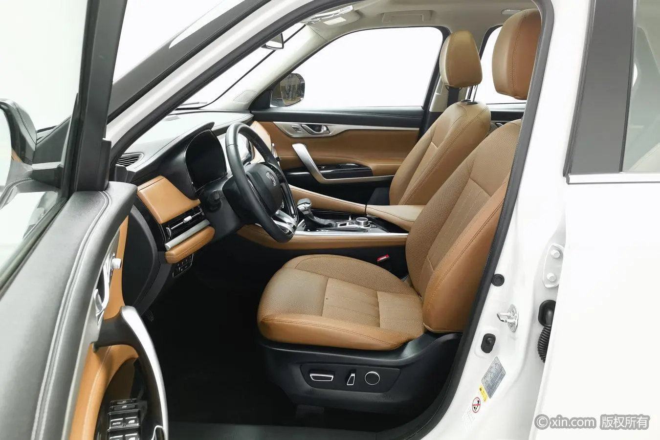 Changan Changan CS95 2.0T two-wheel drive luxury