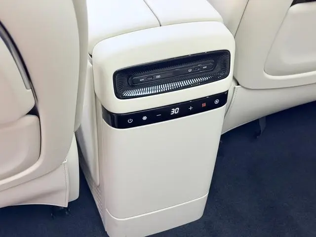 VOYAH Lantu Dreamer PHEV Four-wheel drive flagship Kunpeng Edition