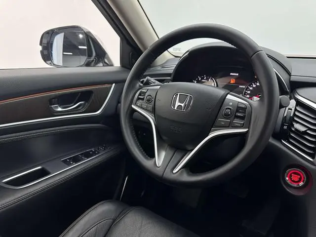 Honda Crown Road 370 TURBO 9AT Deluxe Edition