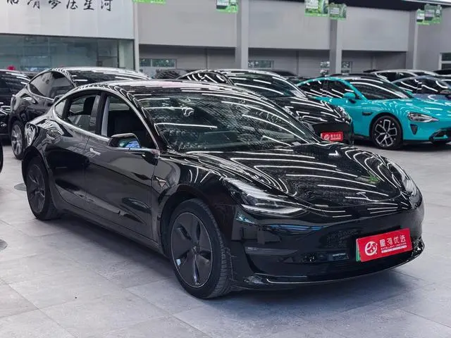 Tesla Model 3 Facelift, long battery life, rear-wheel drive version
