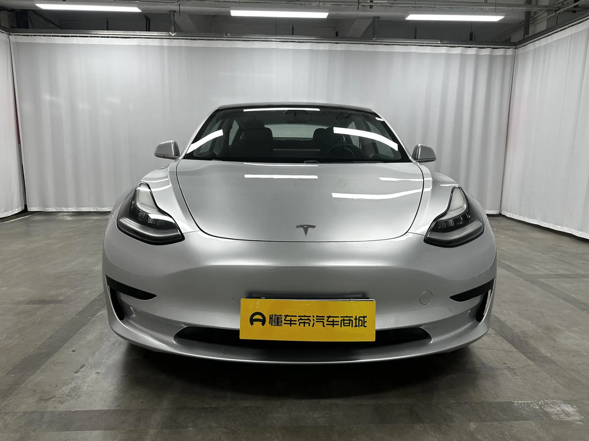 Tesla Model 3 Upgraded version of standard battery life rear drive