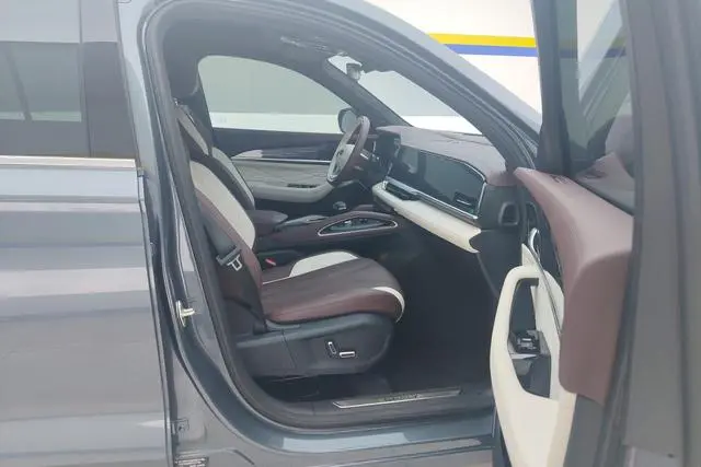 Geely Xingyue L 2.0TD high-power automatic two-wheel drive cloud version