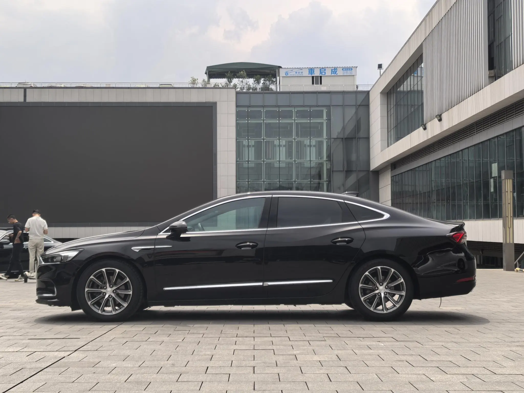 Buick Lacrosse 652T luxury