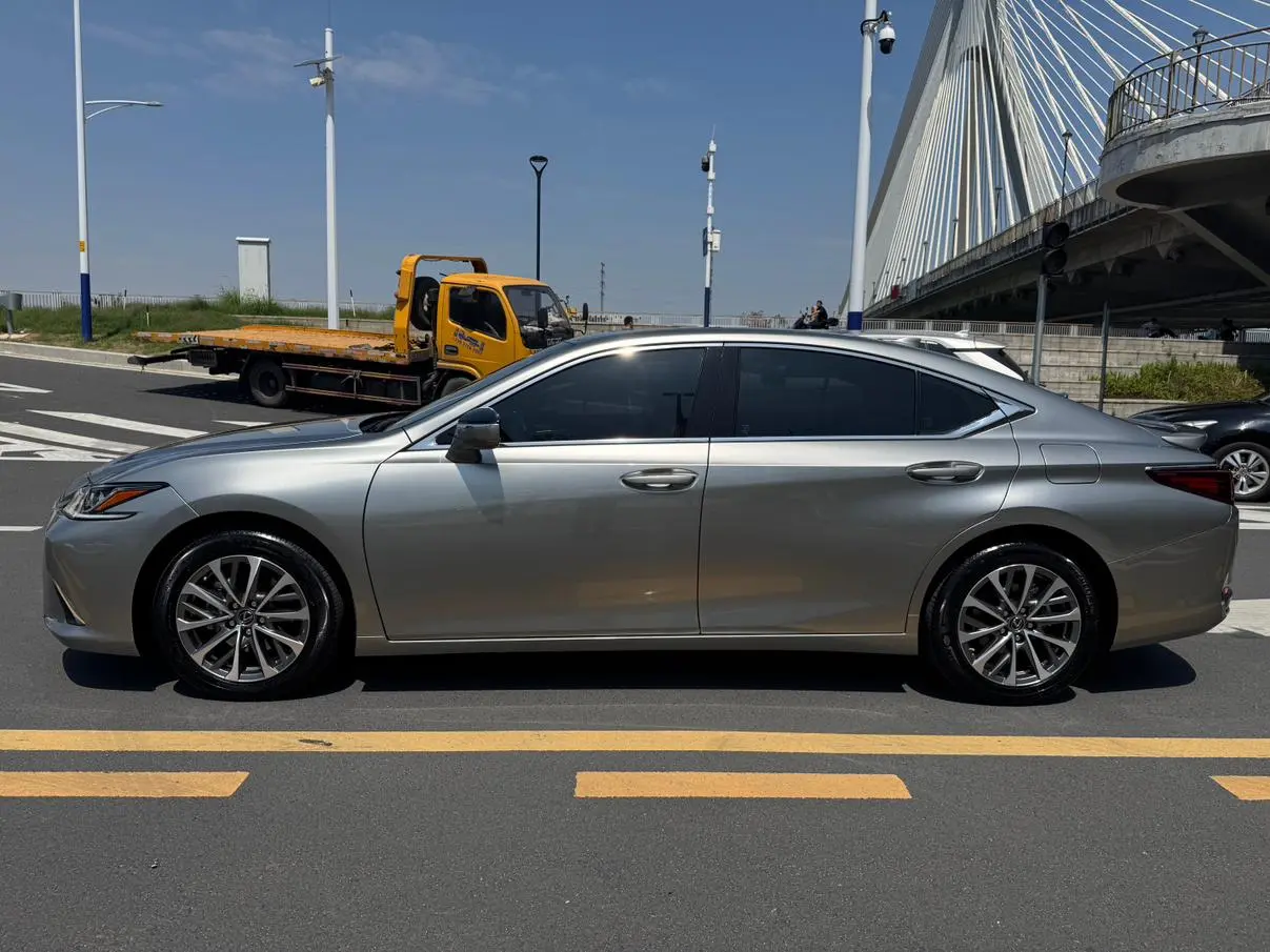 Lexus Lexus ES 300h Excellent Edition