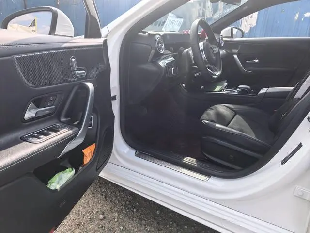 Mercedes-Benz Mercedes-Benz A-class Facelift A 200 L sports sedan fashion type
