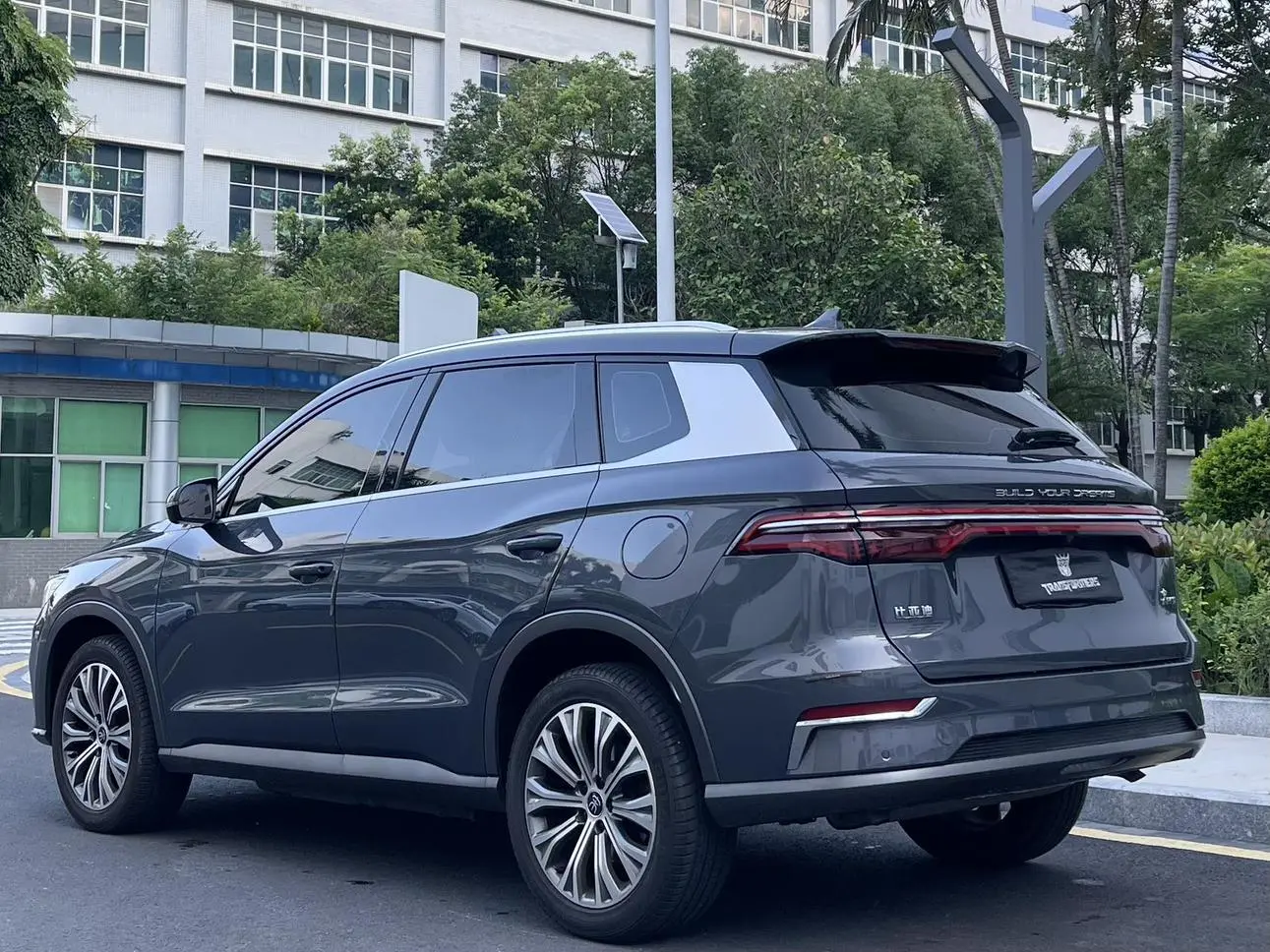 BYD Song Pro DM DM 1.5T four-wheel drive performance version flagship model