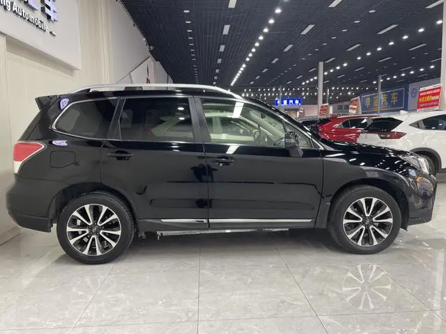 Subaru FORESTER Forester 2.5i Premium Navigation Version