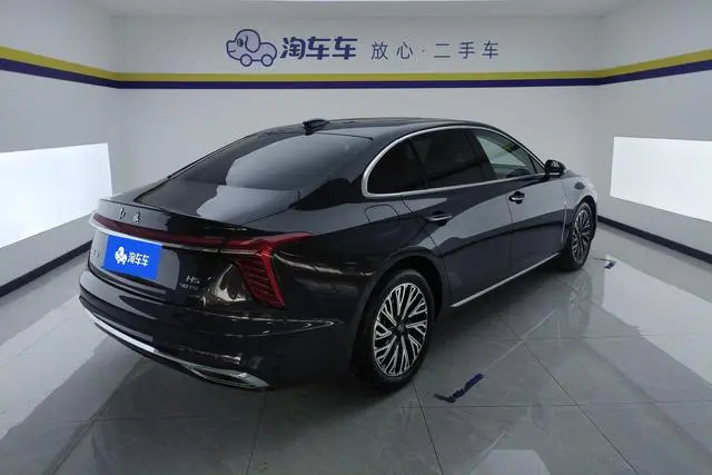 Hongqi Hongqi H5 2.0T Automatic Smart Union flag collar version