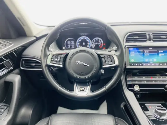 Jaguar Jaguar F-PACE 2.0T four-wheel drive R-Sport sports version