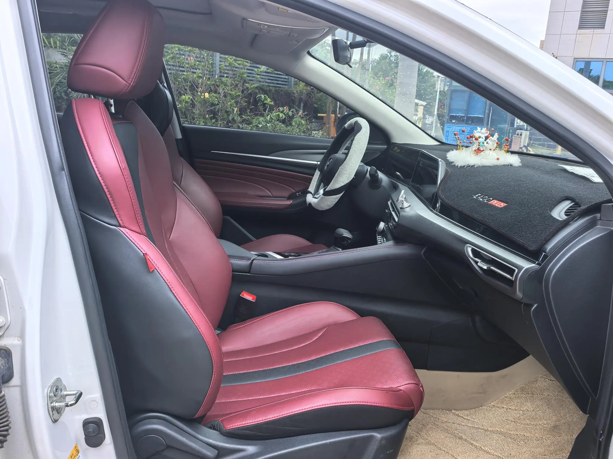 Changan Yidong PLUS Blue Whale NE 1.4T GDI DCT Flagship
