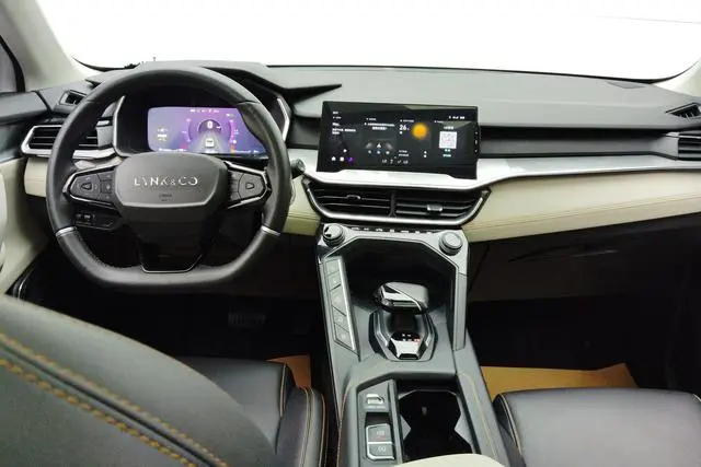 LYNK & CO Lynk & Co. 06 EM-P 84KM battery life version Pro