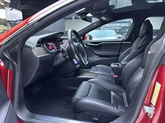 Tesla Model S 75D Standard battery life version