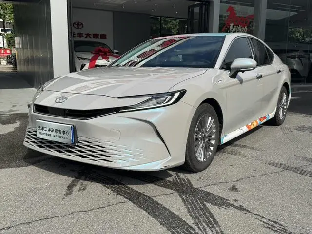 TOYOTA Camry Dual Engine 2.0 HGVP Deluxe Edition