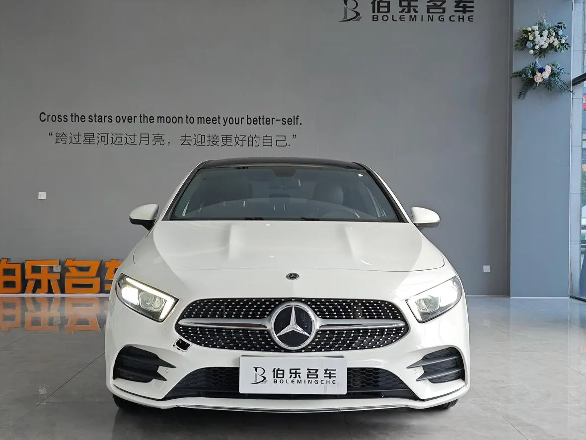 Mercedes-Benz Mercedes-Benz A-class Second facelift A 200 L sports sedan fashion version