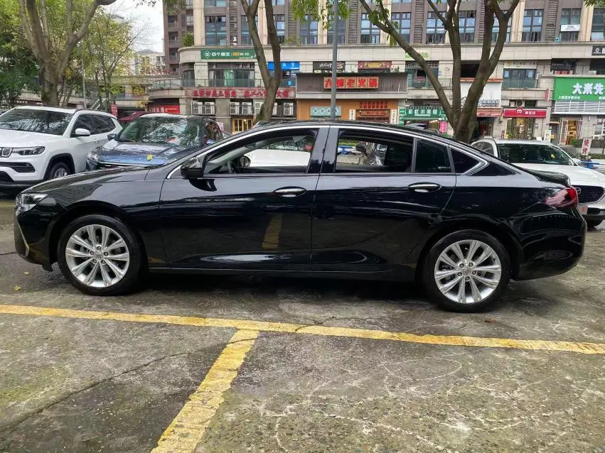 Buick Regal 28T Indulgent Edition