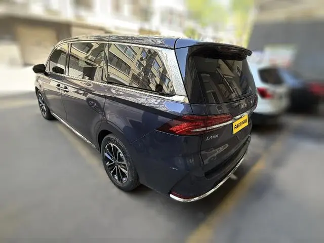 Roewe Roewe iMAX8 400TGI Reunion Edition