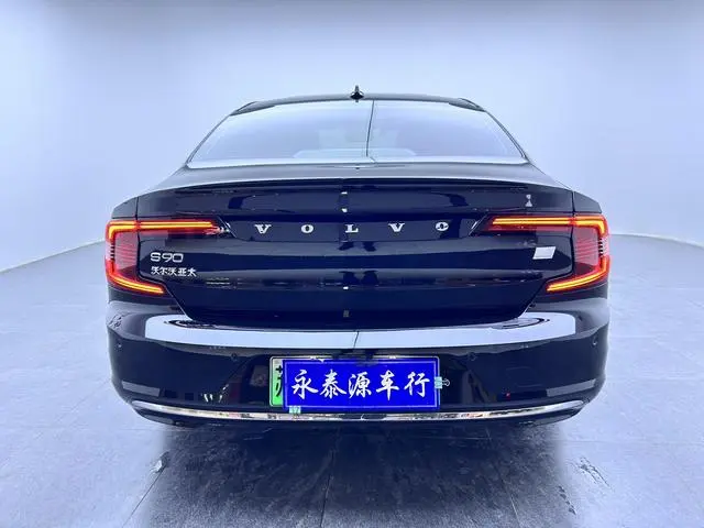 Volvo Volvo S90 PHEV T8 four-wheel drive long battery life Zhiyi Deluxe Edition