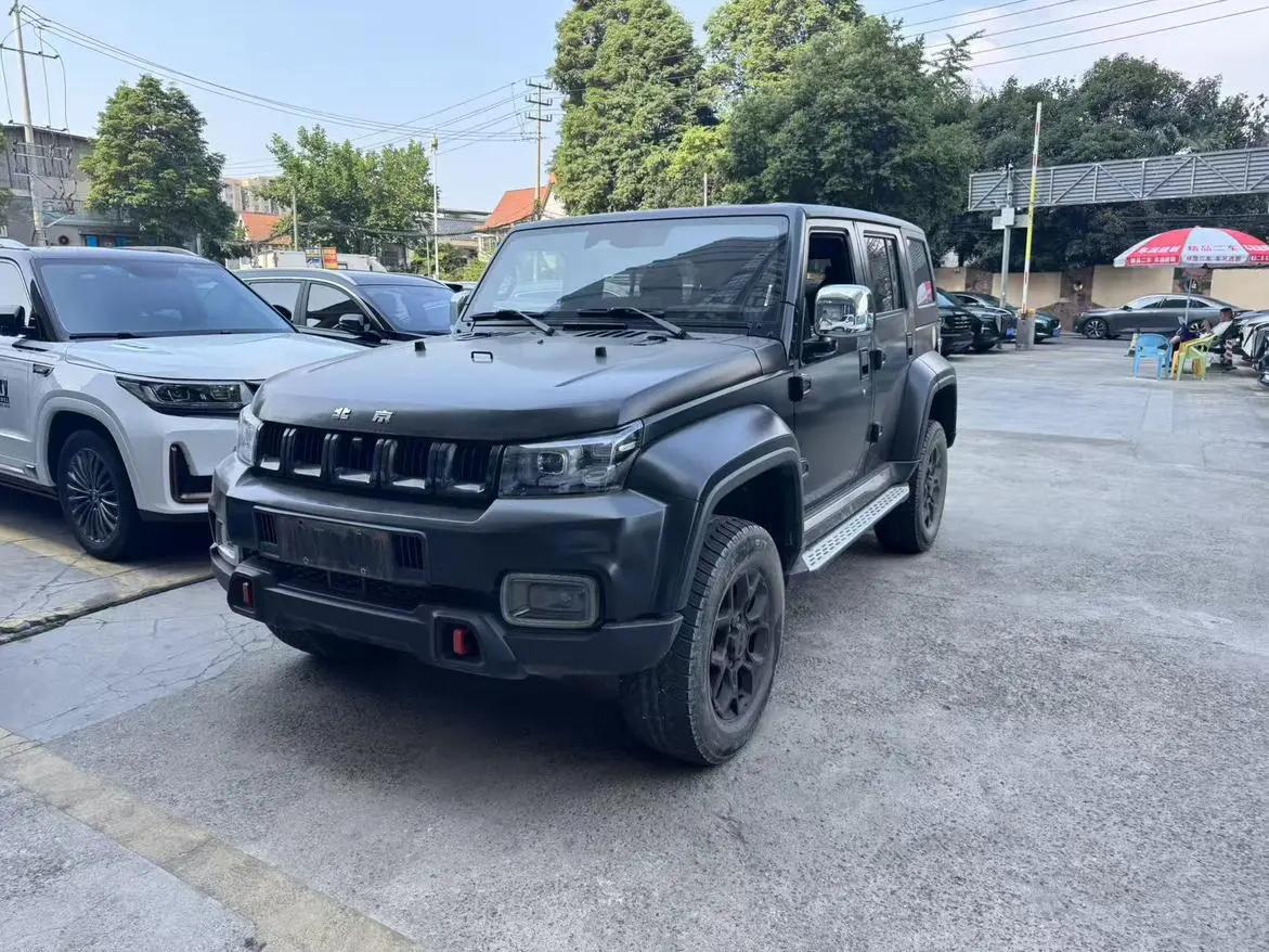 Beijing Beijing off-road BJ40 2.0D automatic four-wheel drive blade Hero version knight type