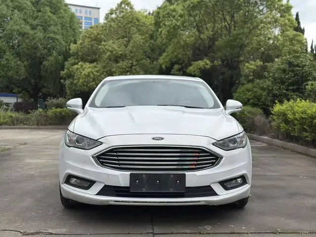 Ford Mondeo EcoBoost 200 fashion type