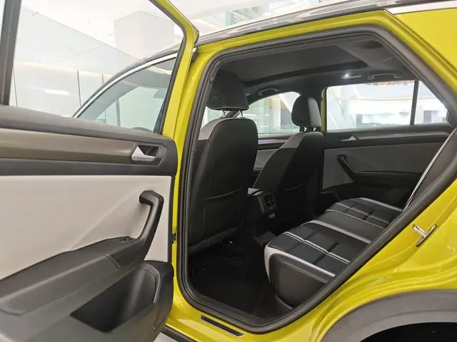 Volkswagen Exploring songs 300TSI DSG Starlight Edition